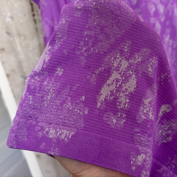 Lululemon Swiftly Tech Short Sleeve Shirt 2.0, Shadow Bloom - Picture 3 of 5